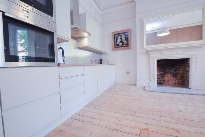 Luxury designer flat Holland Park
