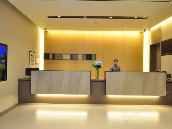 Home Inn Selected Baiyun Road Wanhong Shop Brand