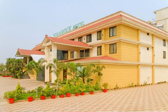 Hotel Shamrock Greens Raipur Airport India thumbnail