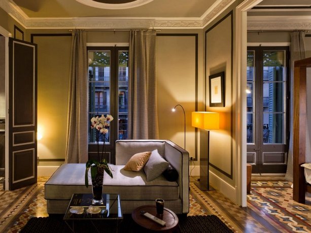 Eixample - 3 Bedroom Apartment with 2 Kitchens - HOA 42133