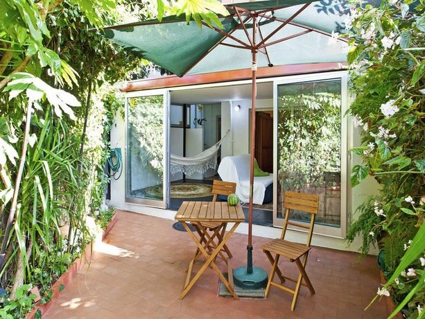 Apartment with Private Garden Porto