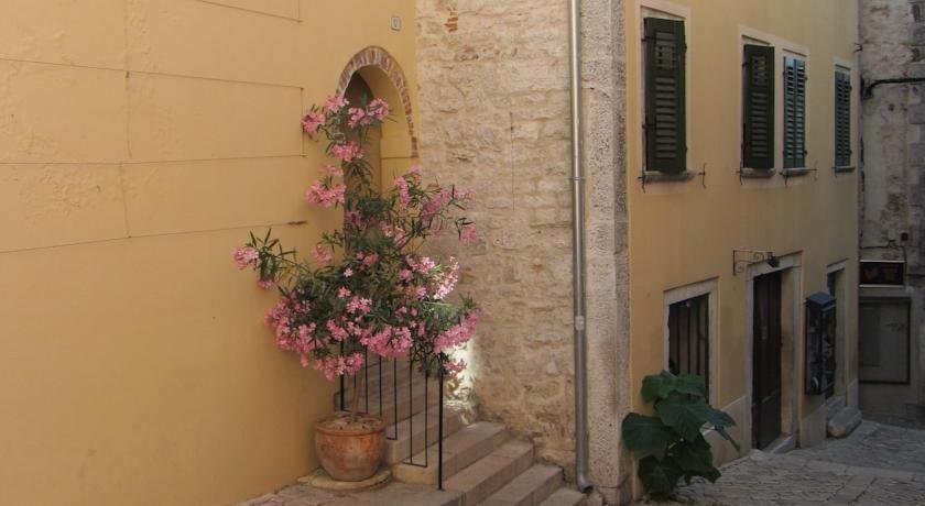 Apartment Grisia