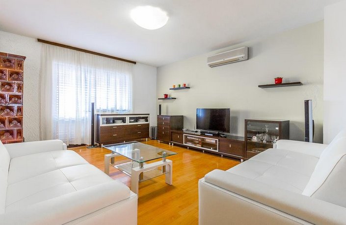Holiday Home Villa Pula