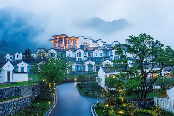 Banyan Tree Hotel Huangshan Huangshan Mountain Range China thumbnail