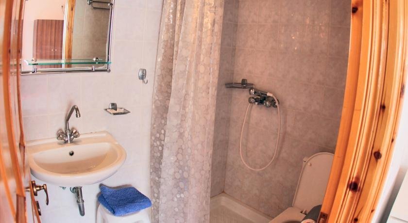 Glaros Guesthouse