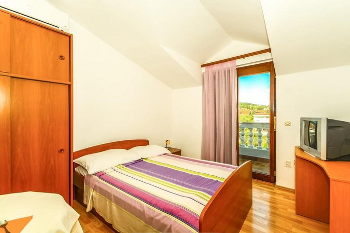 Rooms and Apartments Friganovic