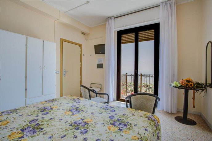 Hotel Deanna