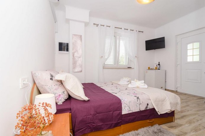 Apartment & Room Lady O
