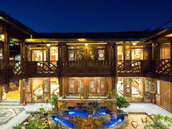 Small Peak Palace the Inn