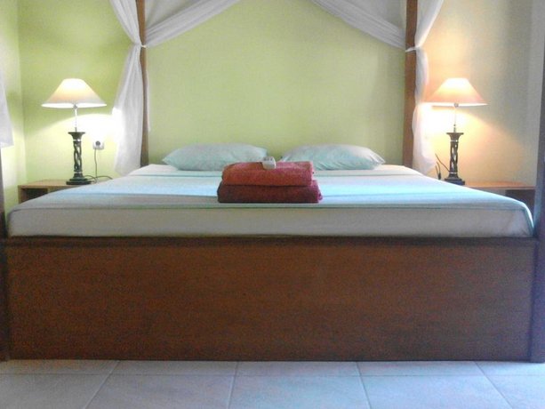 Dinoyin Bungalows