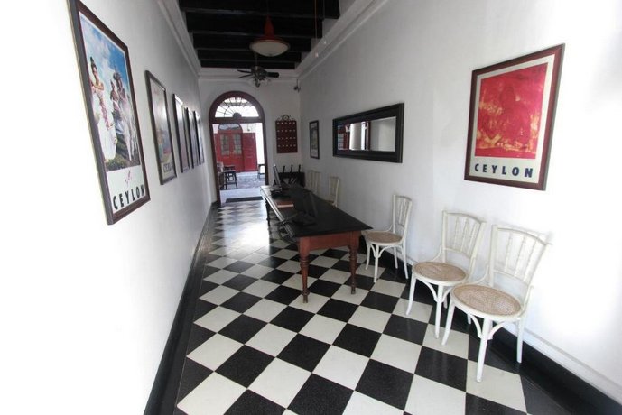 Royal Bar & Hotel