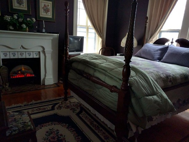 Rosemont Inn Bed & Breakfast