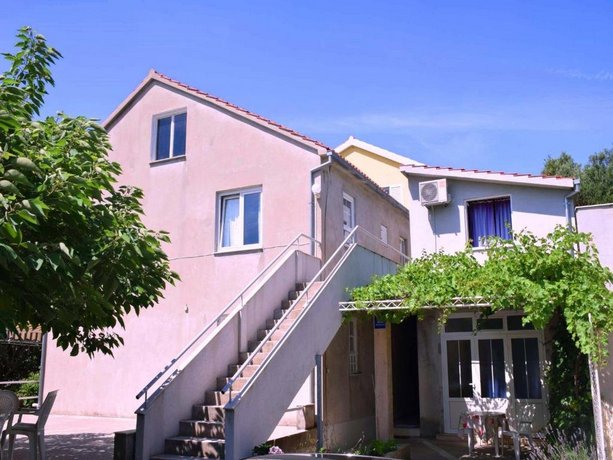Apartments Lastavica