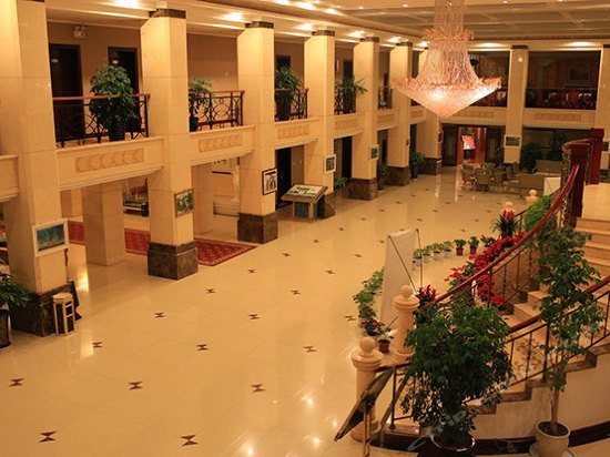 Yilong Binhai Hotel