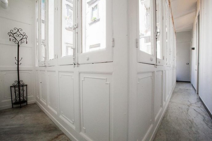 Largo Donnaregina Home