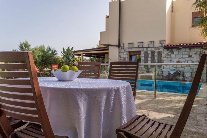 Luxury Villa Karteros