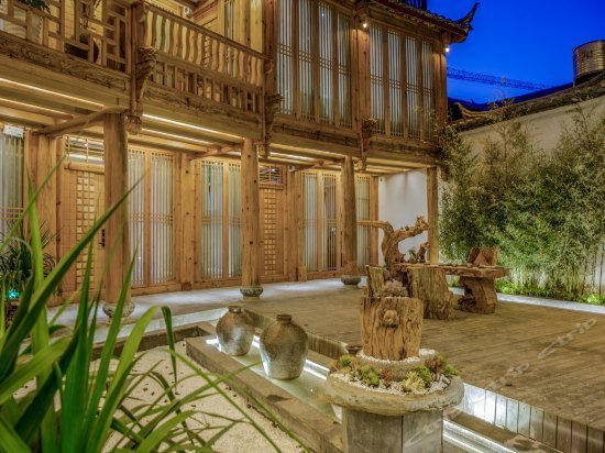 Jiuqi Boutique Holiday Courtyard Lijiang flagship