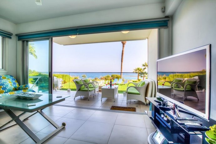 Beachfront Trident