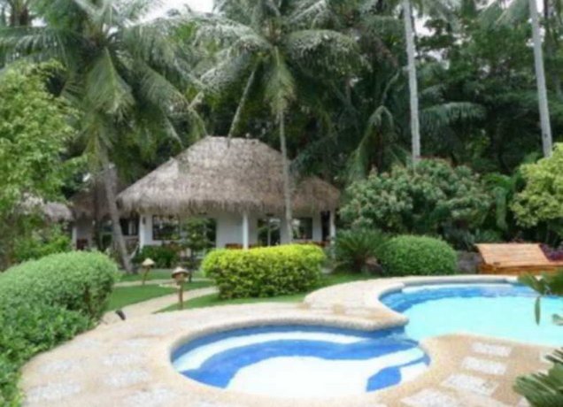 Pura Vida Beach & Dive Resort