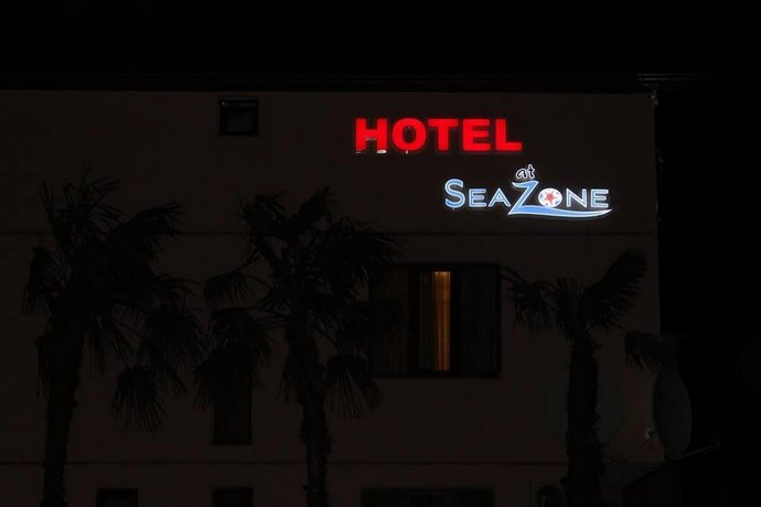 SeaZone Hotel