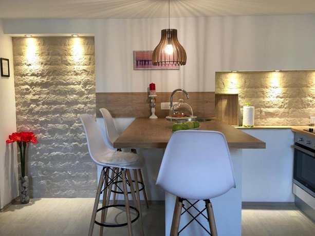 Central Split apartments and rooms Paese