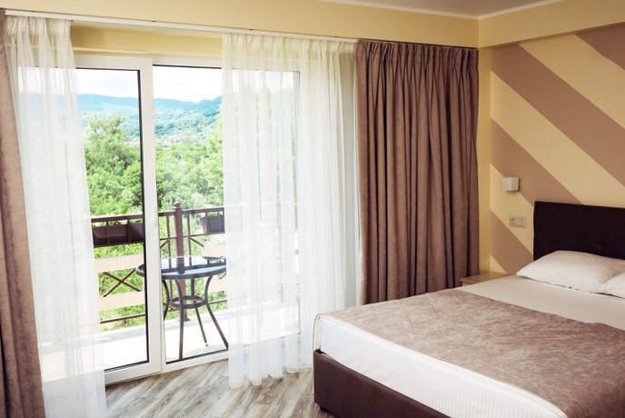 44 Shirota Hotel