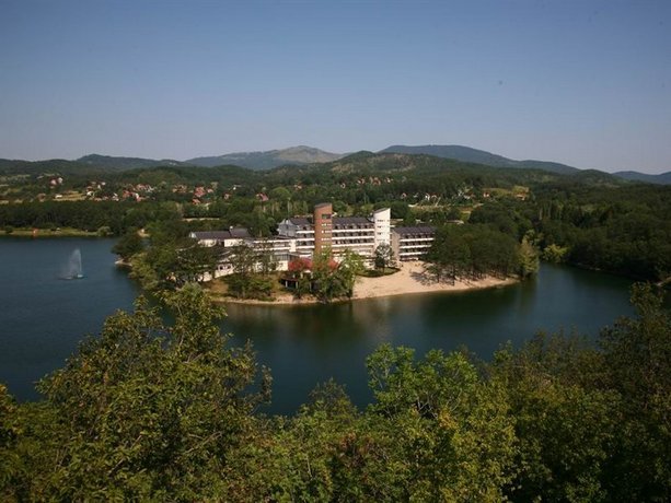 Jezero Hotel