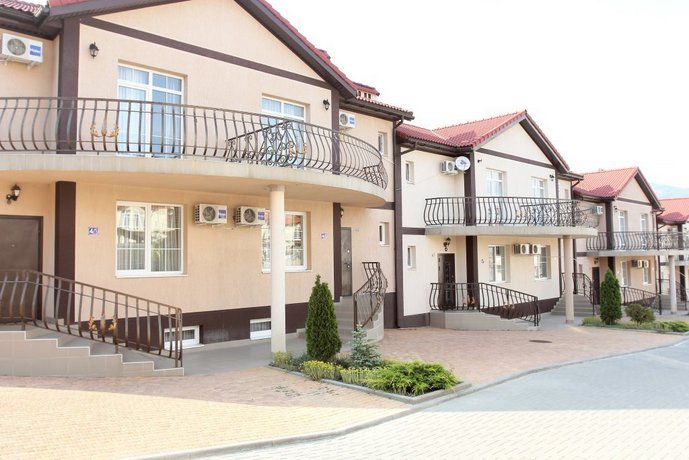 Hotel Chernomorsky Complex of Townhouse