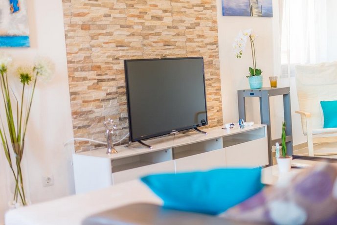 Charming house on the beach and Deluxe Apartment