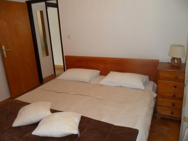 Apartments Maria Tisno