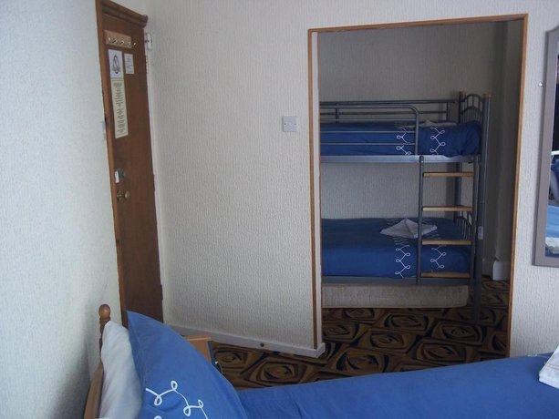 Sinatras Hotel