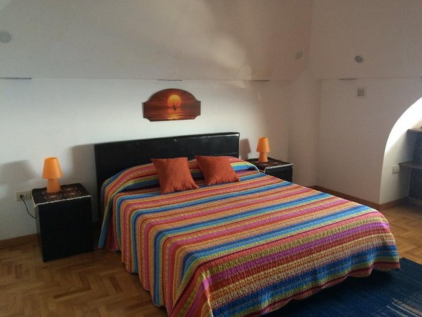 Tolomei House Holidays Sea View