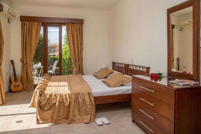 Coral Bay Sunlove Villa