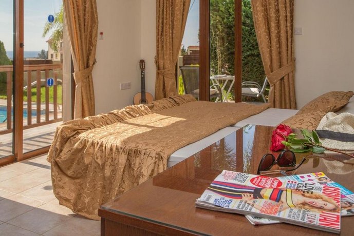Coral Bay Sunlove Villa
