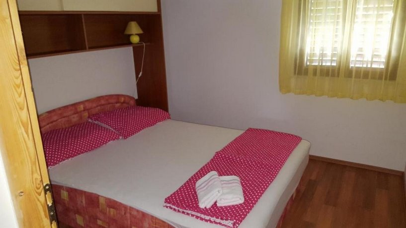 Holiday Home Blanka Povljana