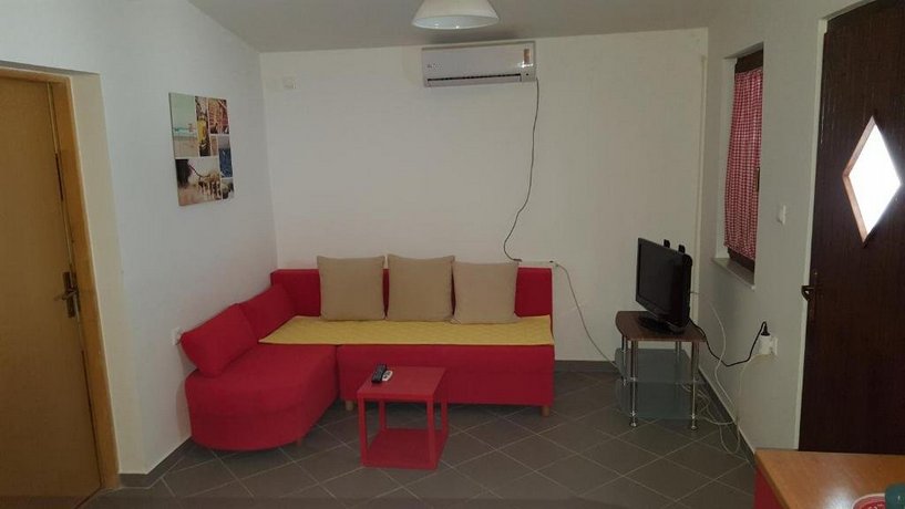 Holiday Home Blanka Povljana