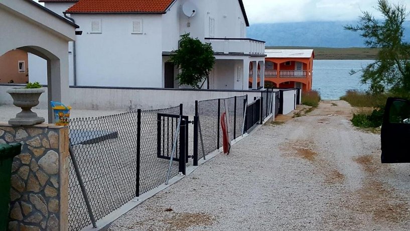 Holiday Home Blanka Povljana