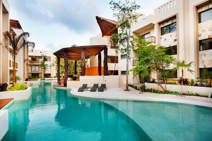 Private pool Access 2BR condo in the best location in Tulum by Happy Address