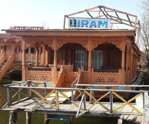 Iram Houseboats