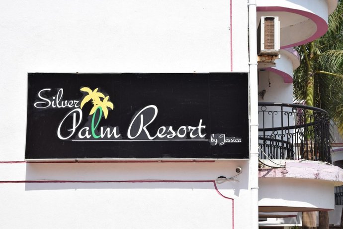OYO Townhouse 256 Silver Palm Resort