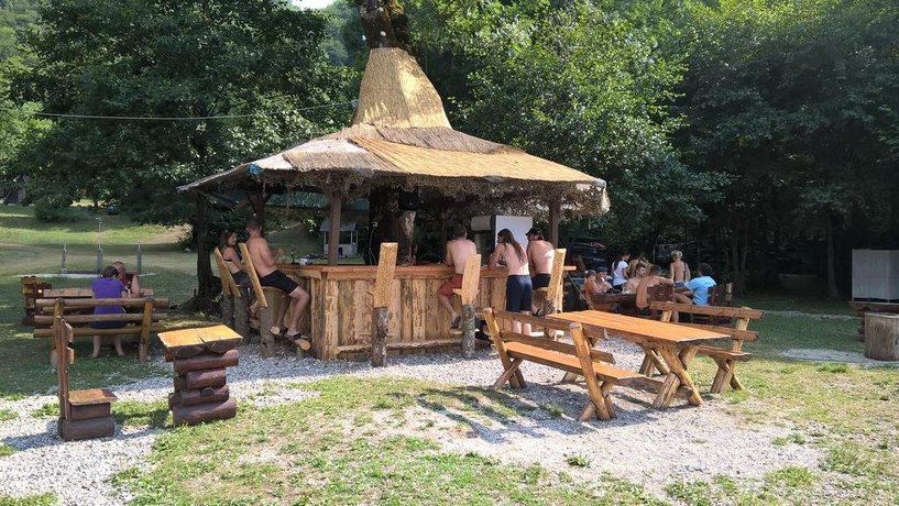 Camp Borasnica Bungalows