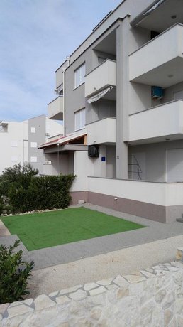 Malik's place