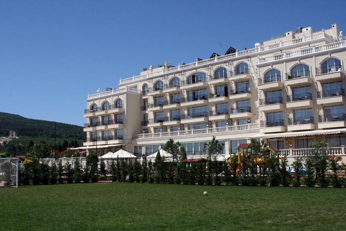 Therma Palace Balneohotel in Therma Village