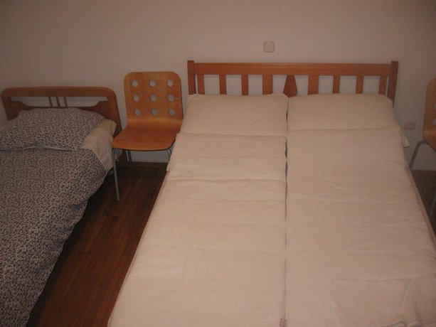 Apartments and Rooms Na poljani