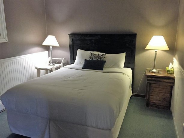 Greenside Motel