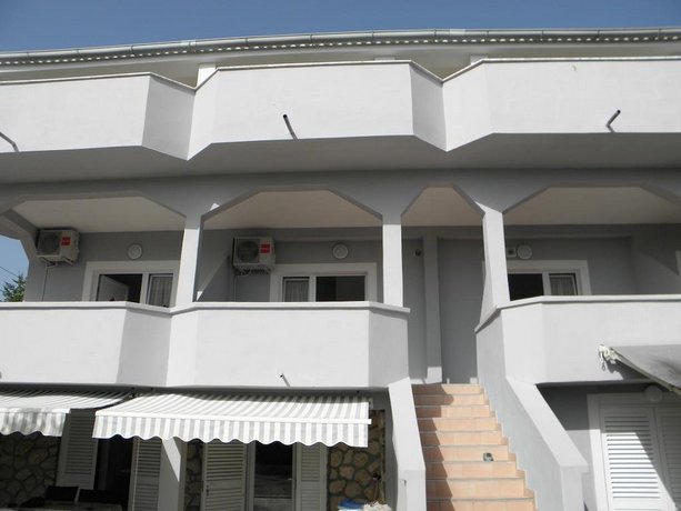 Apartments Babic Novalja