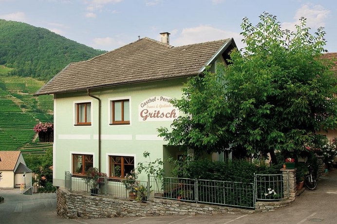 Gastehaus-Pension F&G Gritsch Venus of Willendorf Austria thumbnail