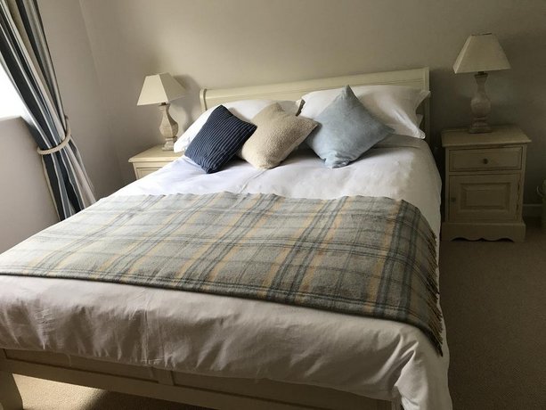 Stapehill Lodge B&B