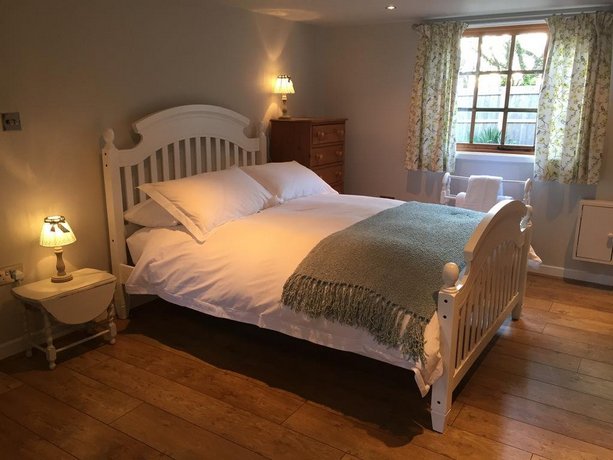 Stapehill Lodge B&B