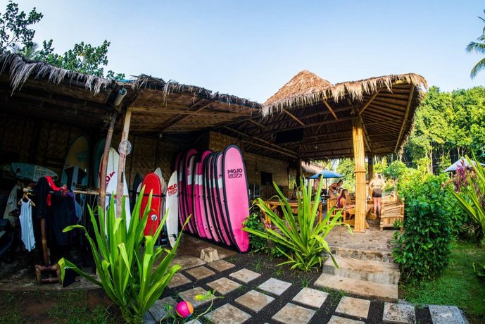Mojosurf Camp Red Island
